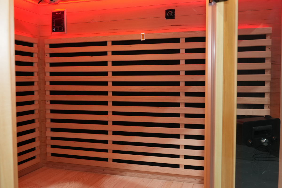 Blisspod Vienna RED Full-Spectrum Corner Sauna for 4–5 People