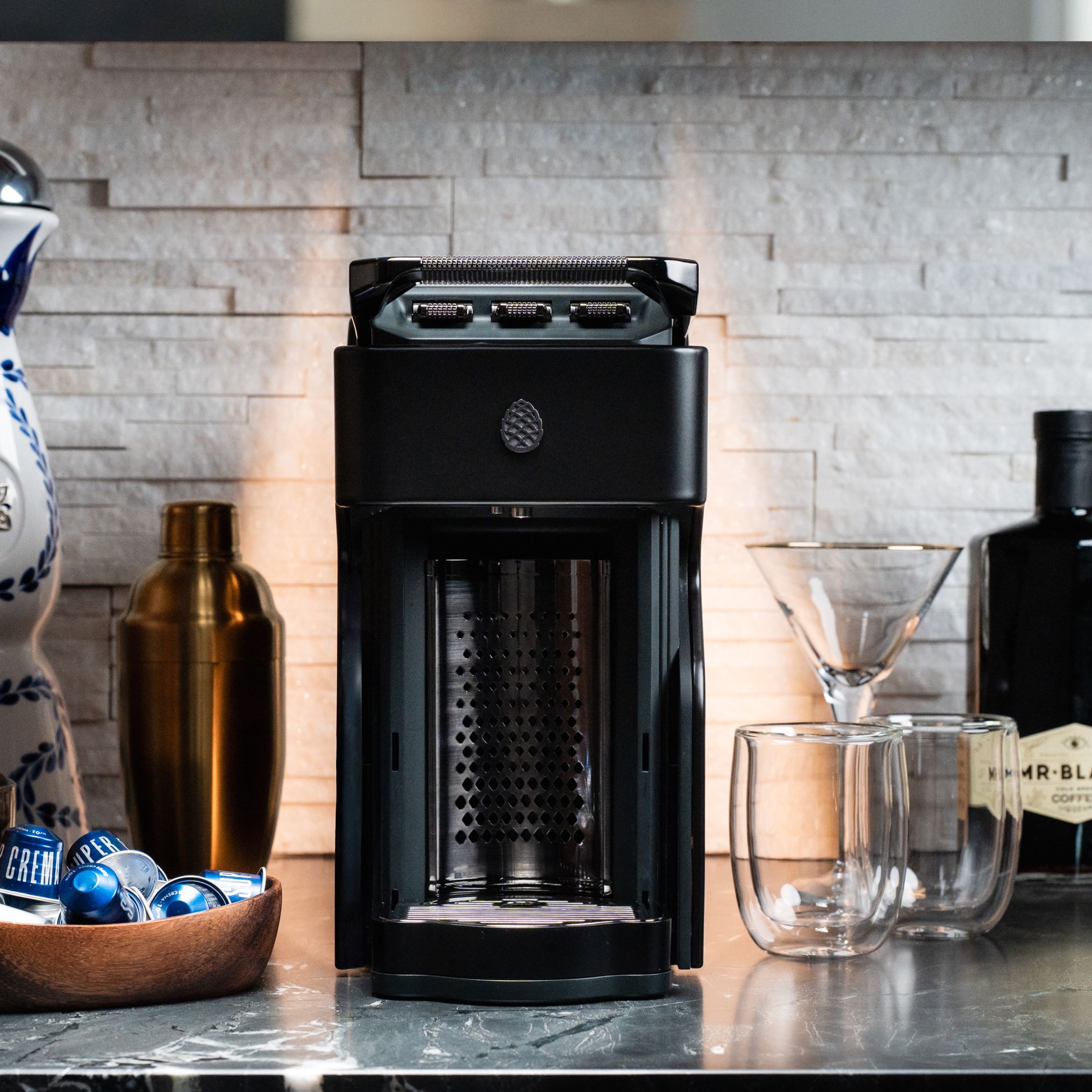 Line1 Espresso and Coffee Machine: Satin Black