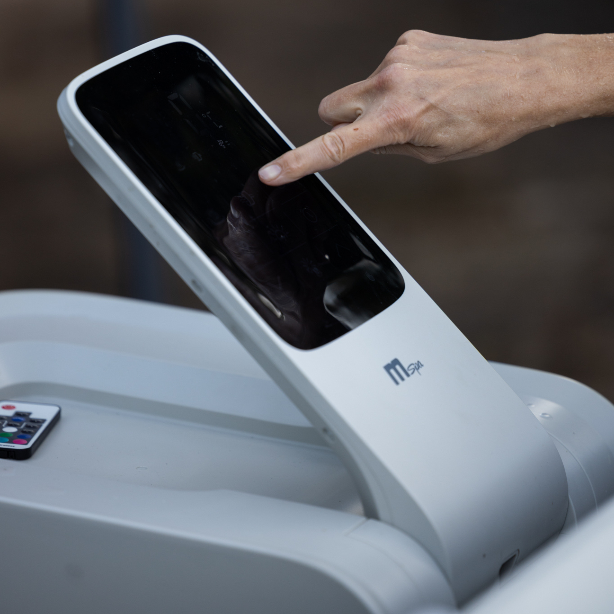 MSpa Oslo Frame Series Rigid Hot Tub | Light Up | Up to 6 Person