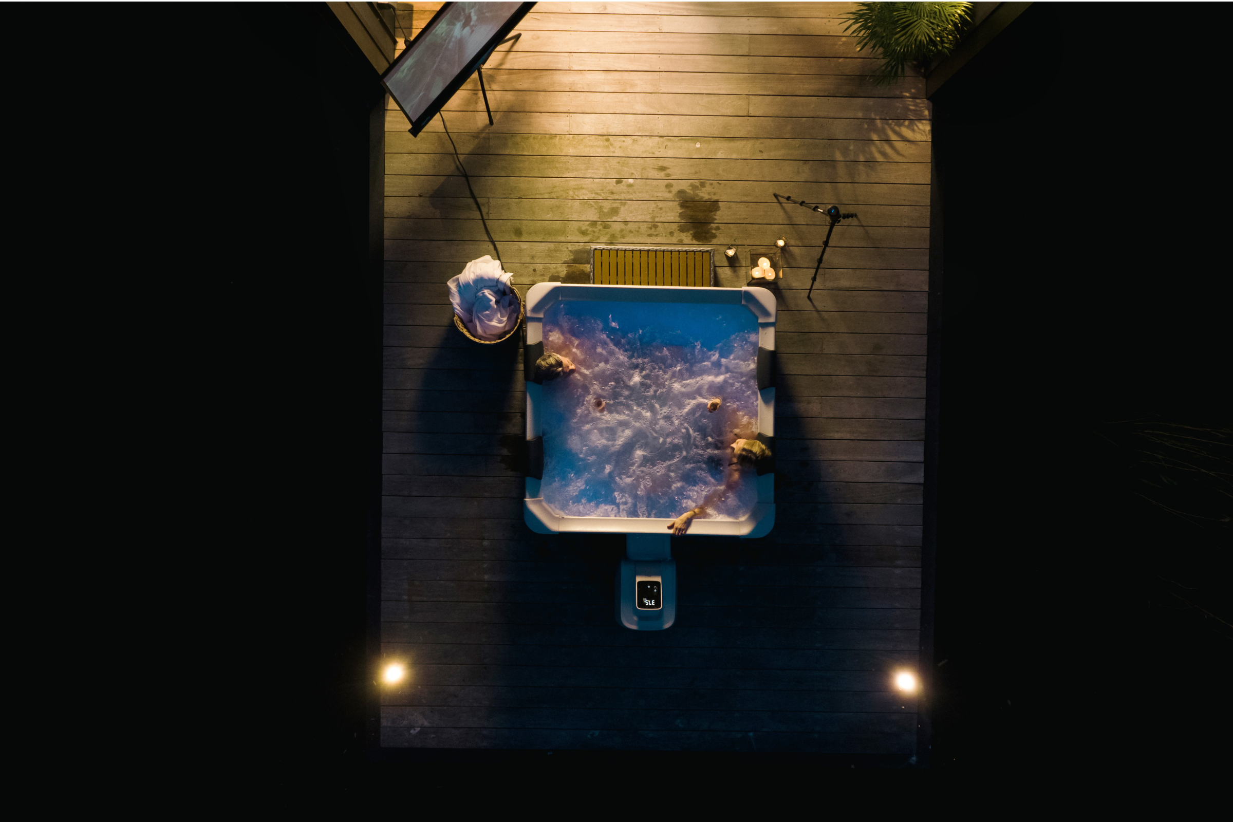 MSpa Oslo Frame Series Rigid Hot Tub | Light Up | Up to 6 Person