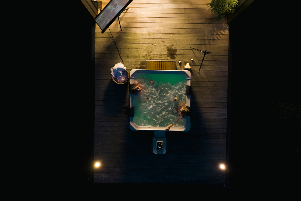 MSpa Oslo Frame Series Rigid Hot Tub | Light Up | Up to 6 Person
