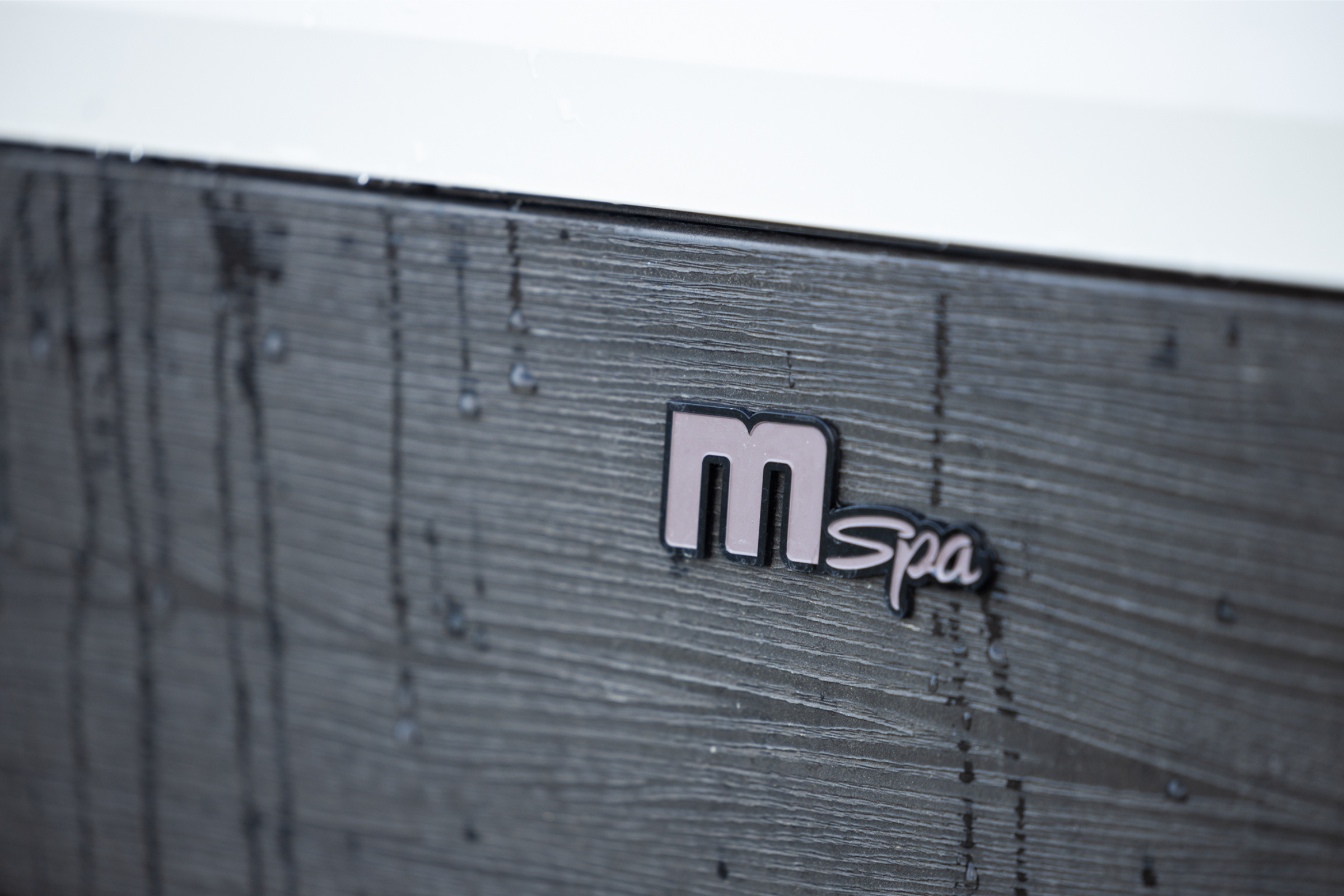 MSpa Oslo Frame Series Rigid Hot Tub | Light Up | Up to 6 Person