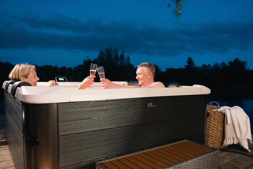 MSpa Oslo Frame Series Rigid Hot Tub | Light Up | Up to 6 Person