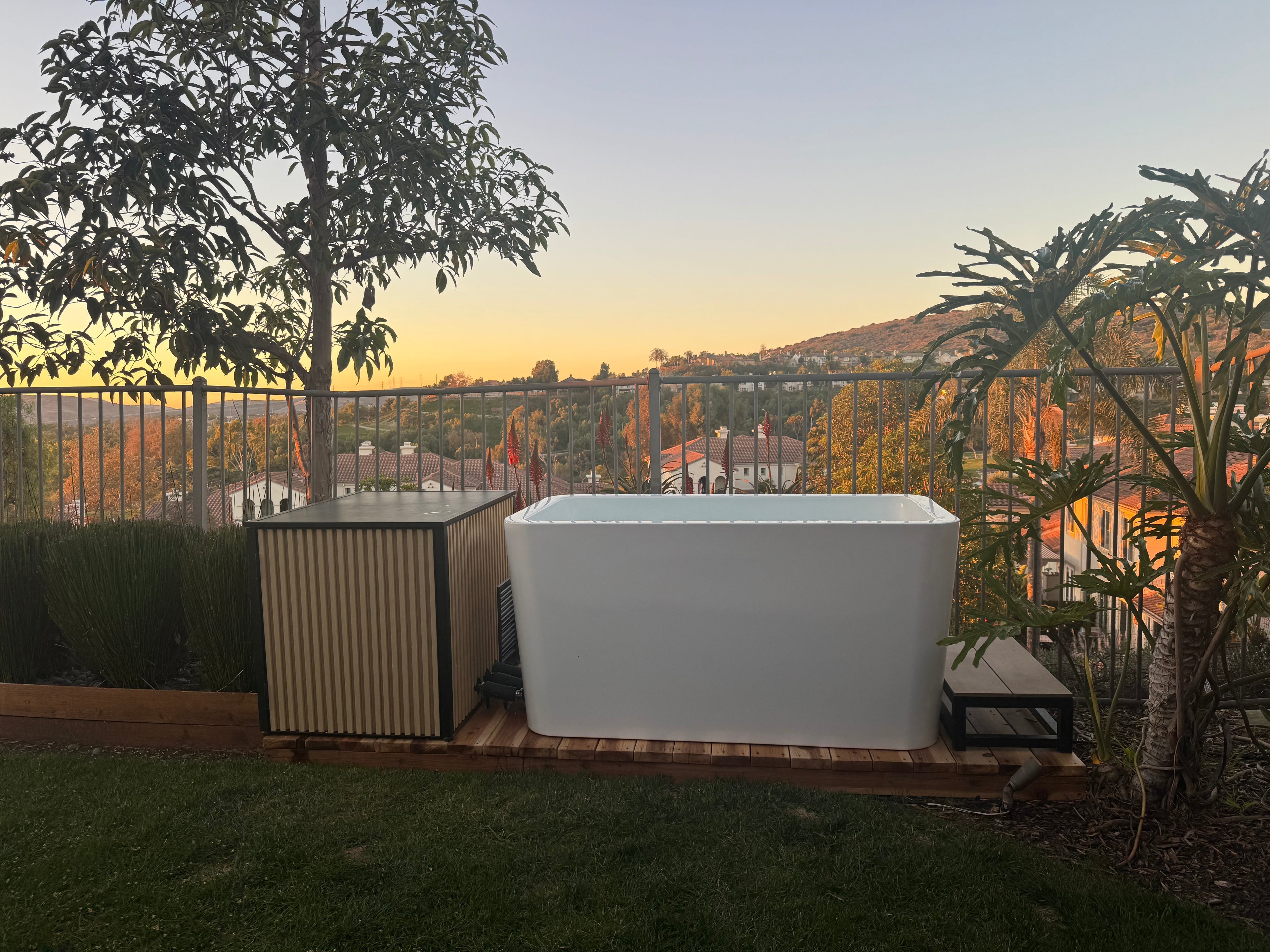 X Tub Acrylic Cold Plunge + LUX High Performance Chiller & Filtration System