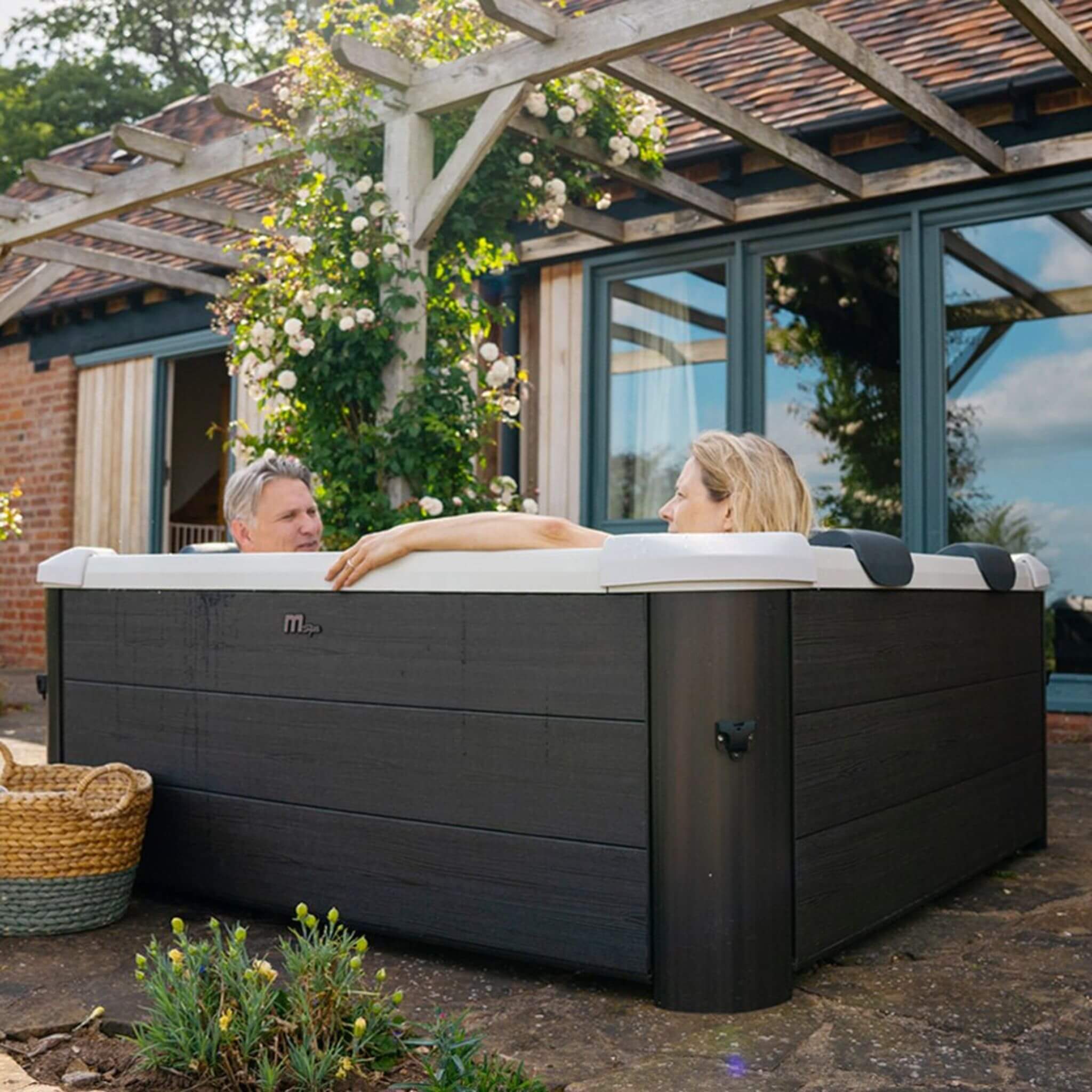 MSpa Oslo Supreme 6-Person Square Spa – 120 Jets, LED Lights & App Control